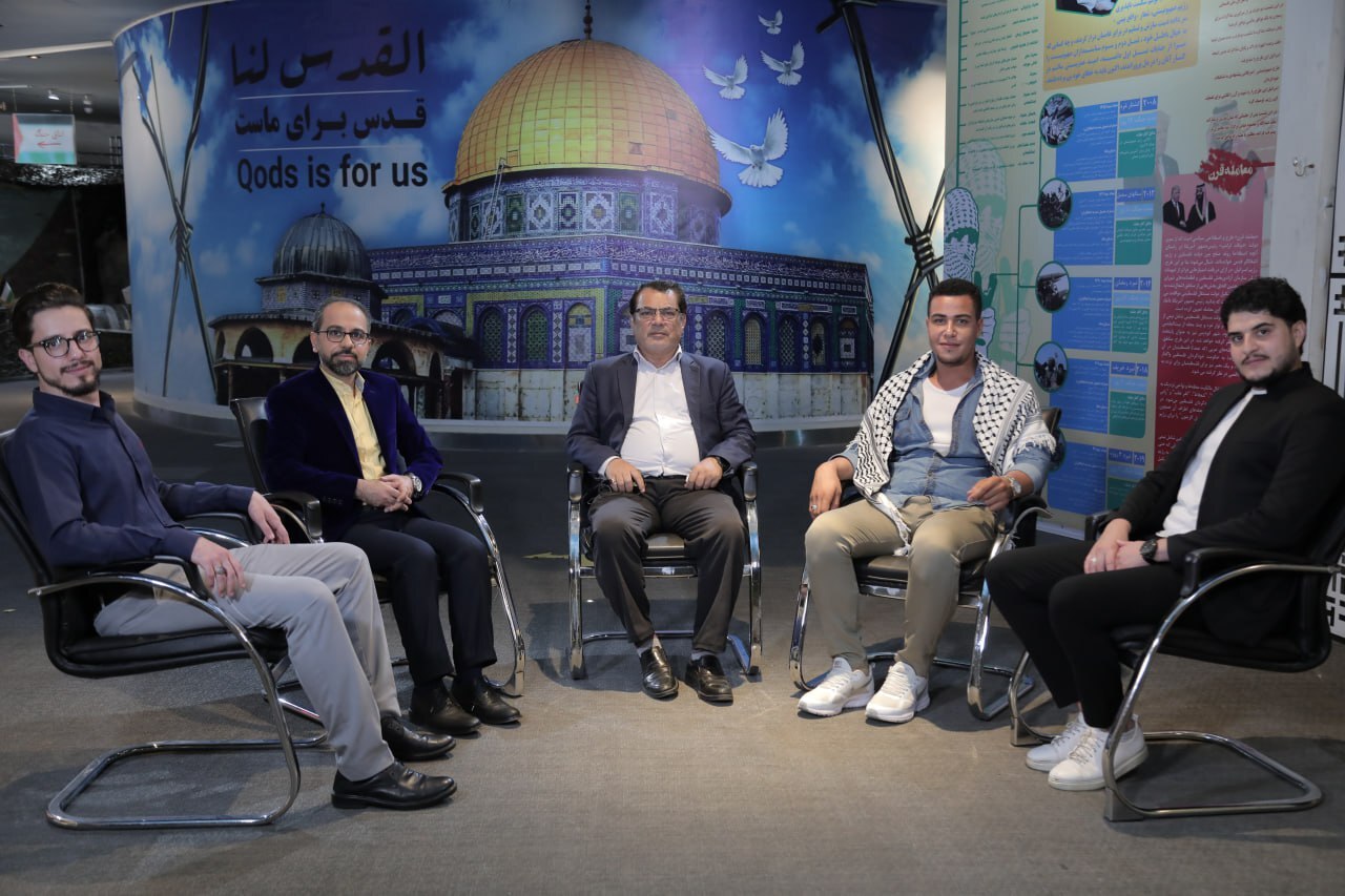 گفتگوی دانشجویان فلسطینی با کارشناس مسائل غرب آسیا در «ساعت به وقت قدس»