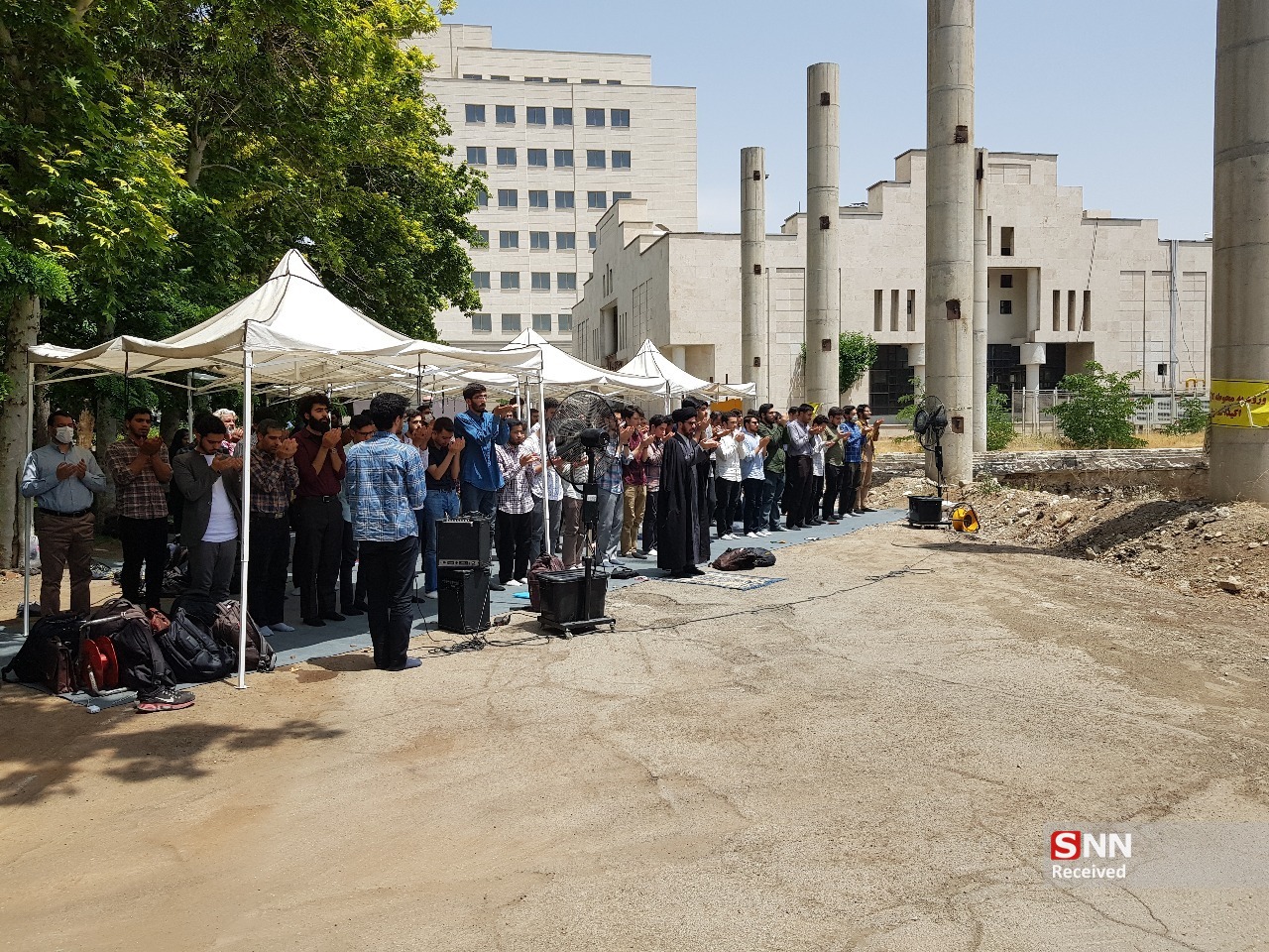 اقامه نماز همدلی برای ساخت مسجد فنی