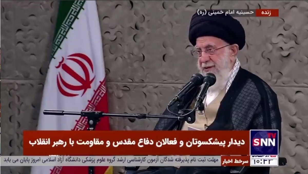 رهبر انقلاب: با اطمینان می‌توانیم بگوییم امروز جوانان ما می‌توانند همه مشکلات کشور را حل کنند