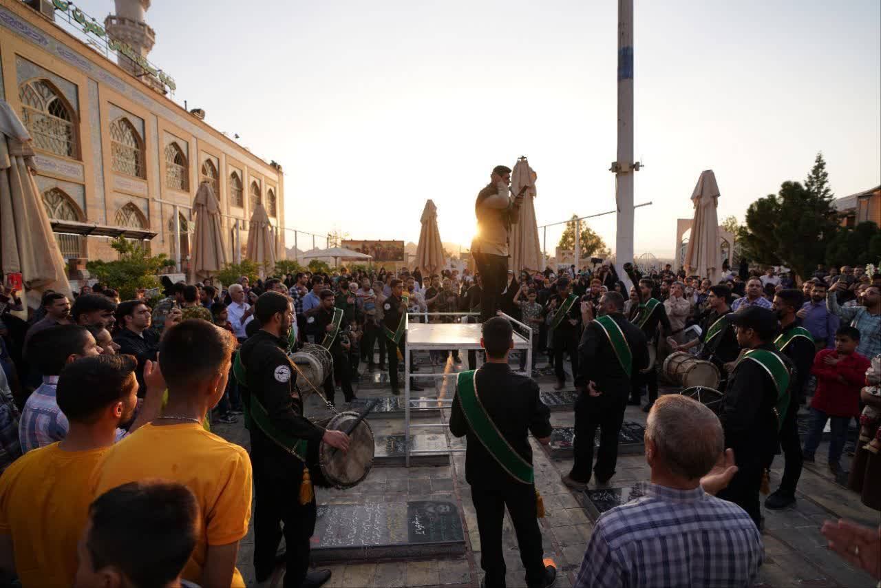 عطرافشانی گلزار شهدای بین المللی کرمان به روایت تصویر
