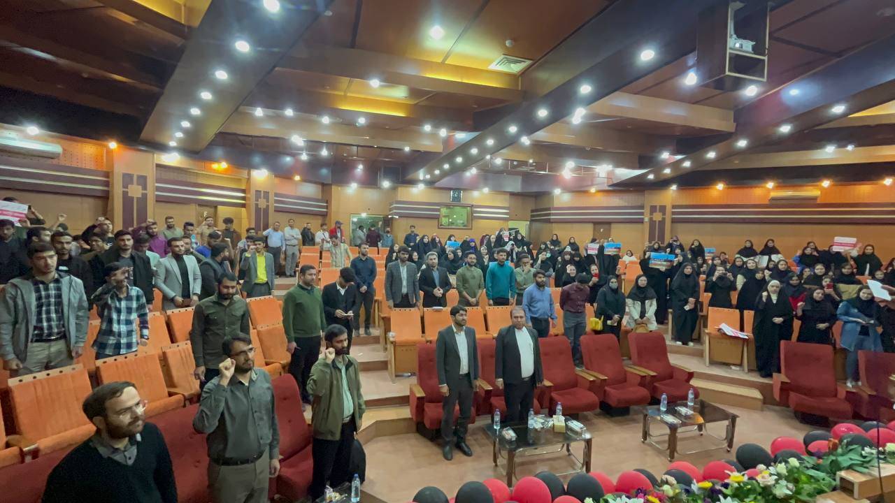 گردهمایی دانشجویان شهر یاسوج در حمایت از مردم فلسطین در دانشگاه علوم پزشکی برگزار شد.