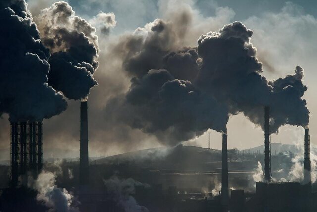 آلودگی هوا نتیجه ناترازی گاز/ استفاده از ۱۶ میلیون لیتر گازوئیل و مازوت
