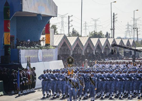یگان‌های پیاده نیرو‌های 4 گانه ارتش در رژه تهران شرکت کردند