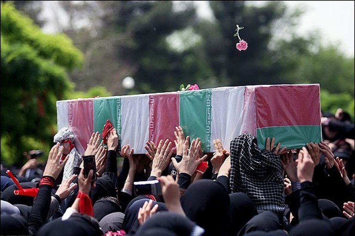 مراسم تشییع و تدفین شهید مرزبان گلستانی در زادگاهش برگزار شد