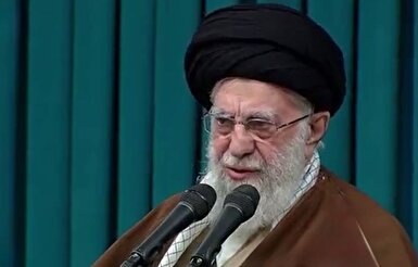 آغاز سخنرانی رهبر معظم انقلاب اسلامی در مراسم پنجمین سالروز شهادت حاج قاسم سلیمانی با توصیه‌ای درباره فرارسیدن ماه رجب.
ماه رجب ماه دعا عبادت و توسل است