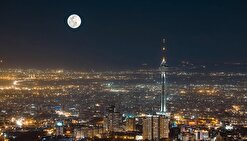 چلچراغ تزئینی تهران در اوج بحران انرژی! +فیلم