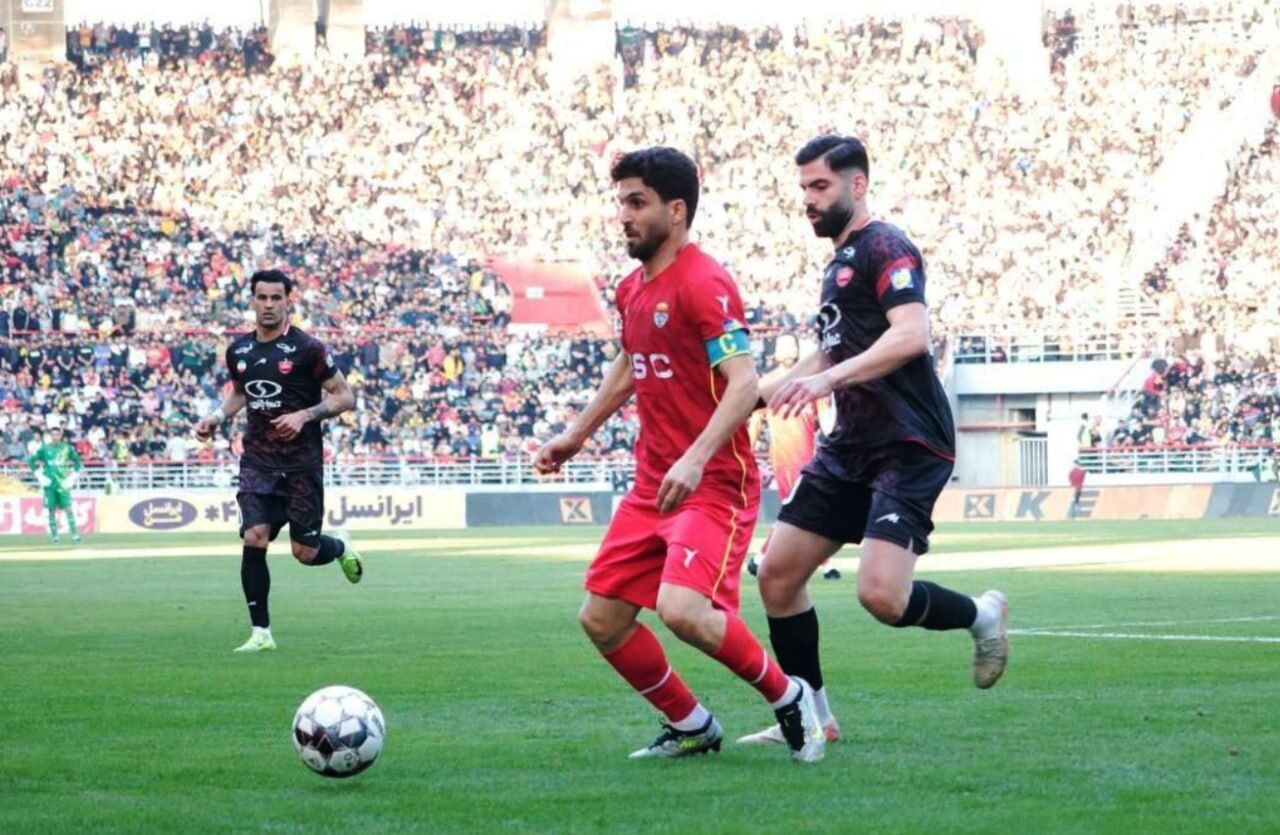 پرسپولیس 1-1 فولاد خوزستان / جوان 18 ساله برد را از کارتال گرفت