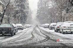 آماده‌باش کامل نیرو‌های خدمات شهری تهران؛ عملیات گسترده نمک‌پاشی در معابر