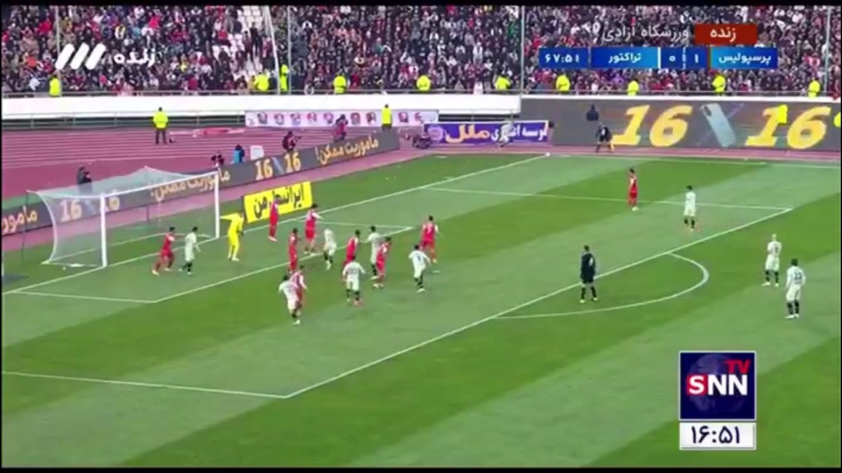 خروج نا مطمئن الکسیس گندوز روی کرنر تراکتوری‌ها که مدافعان پرسپولیس مانع گلزنی شدند