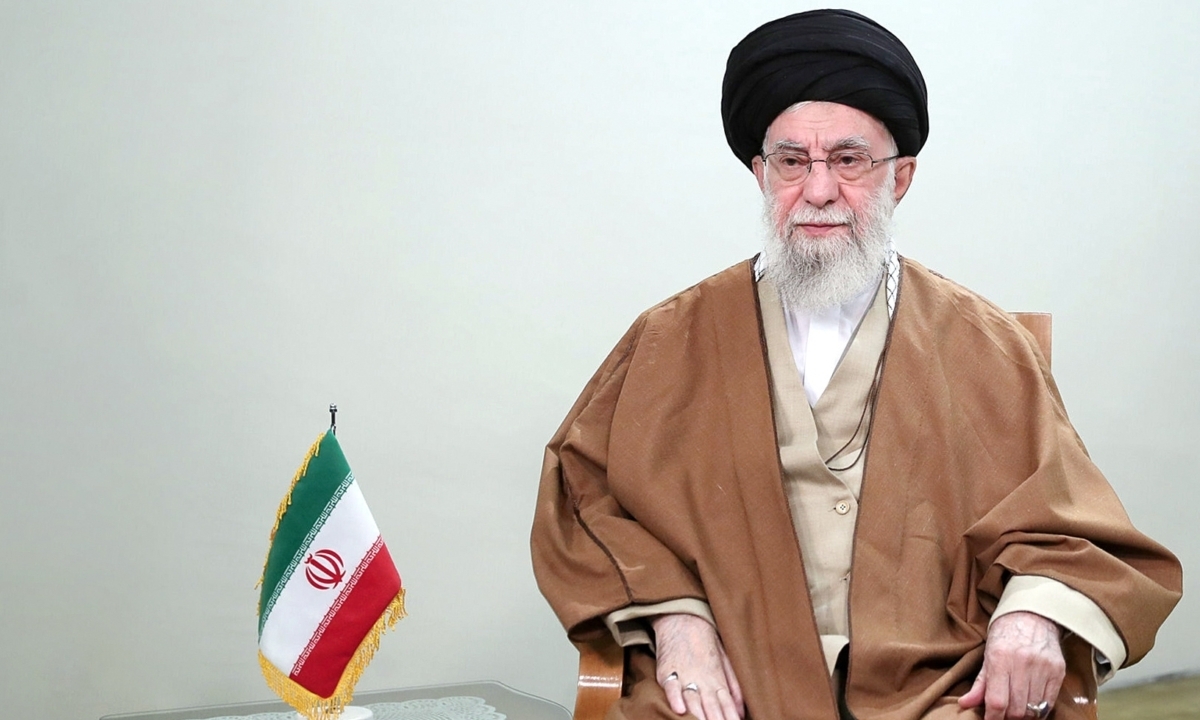 فیلم کامل پیام نوروزی رهبر انقلاب اسلامی به مناسبت آغاز سال ۱۴۰۴