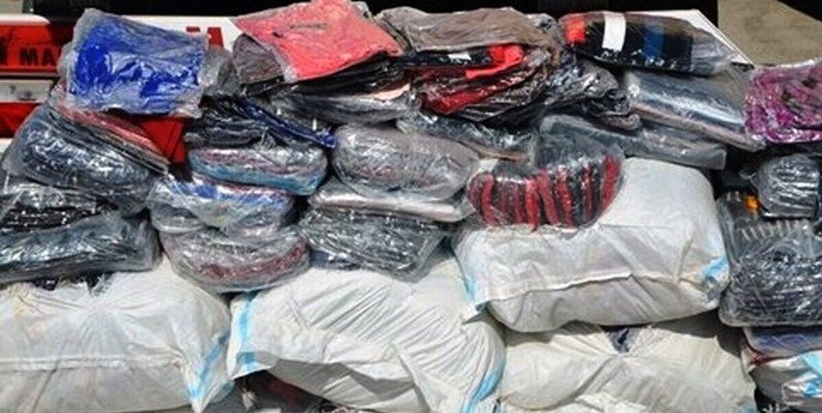 کشف 15 میلیارد ریال البسه قاچاق در بازار تهران