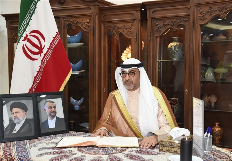 حضور مقامات ارشد کویت در سفارت ایران