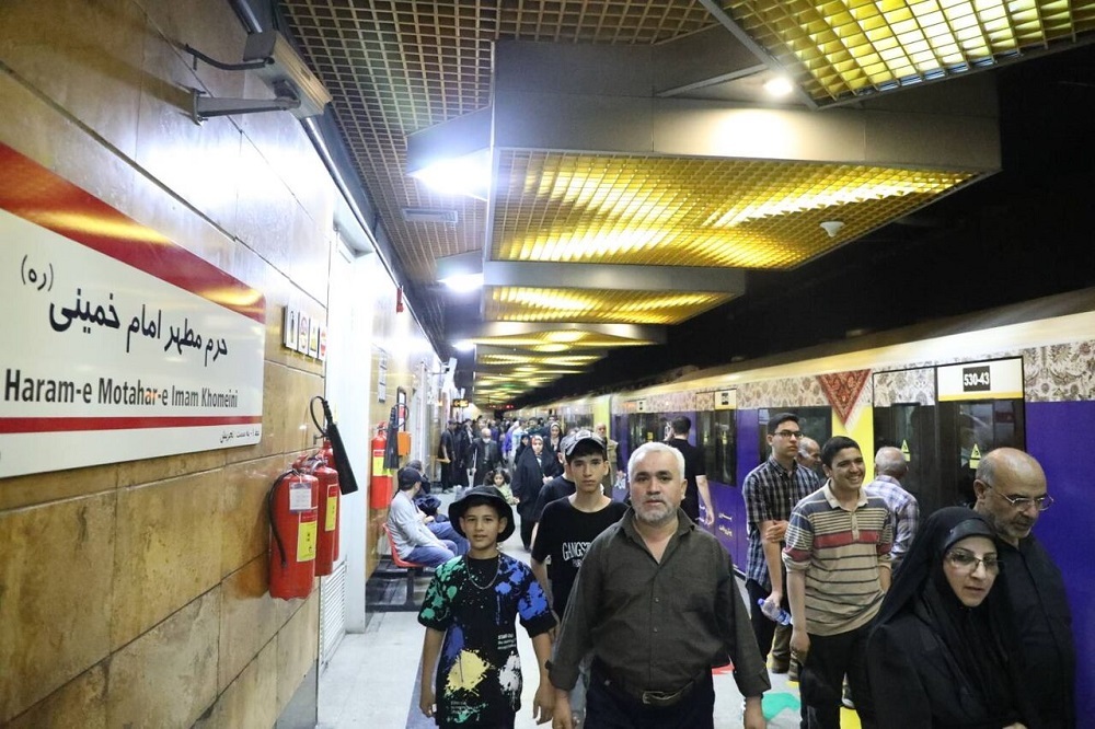 تشریح خدمات متروی تهران در روز‌های ۱۳ و ۱۴ خرداد/ از سرویس‌دهی شبانه تا افزایش حرکت قطار‌ها در خط یک مترو
