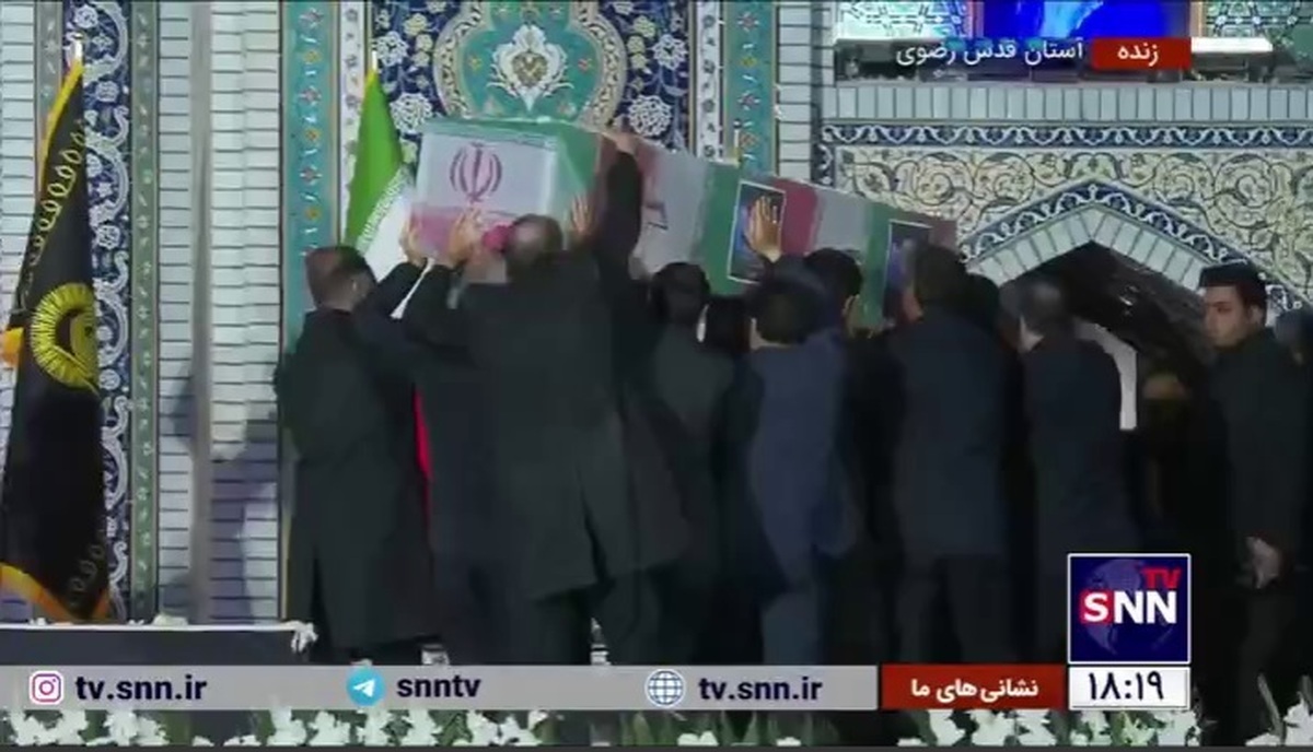 پیکر خادم الرضا (ع) با شعار &laquo;این همه لشکر آماده به عشق رهبر آمده&raquo; جهت خاکسپاری بدرقه شد