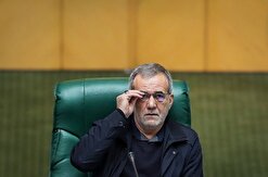 «پزشکیان» احمدی نژاد را به دلیل مخالفت با گشت ارشاد به مجلس کشاند
