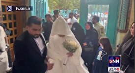 حضور عروس و داماد در حسینیه ارشاد برای شرکت در انتخابات ریاست جمهوری