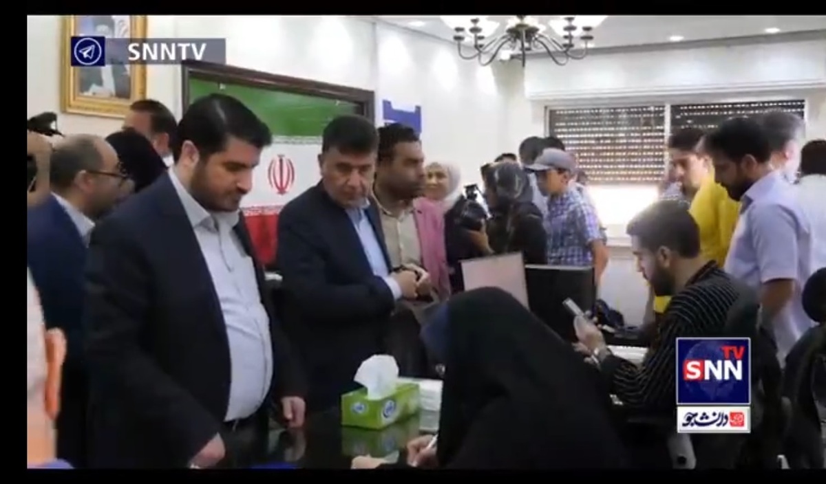 حضور ایرانیان مقیم سوریه در سفارت ایران برای شرکت در چهاردهمین دوره انتخابات ریاست جمهوری