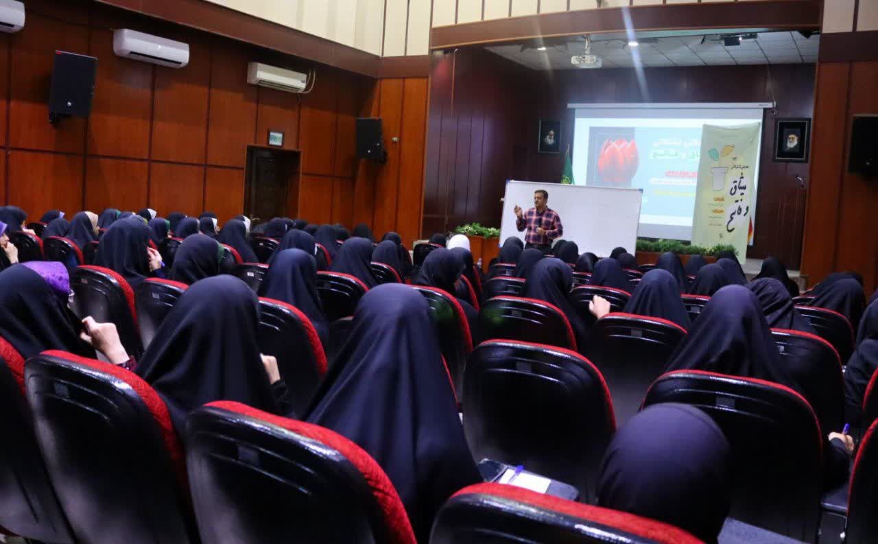 حضور ۱۲۰ دانشجوی دختر خراسان شمالی در دوره میثاق