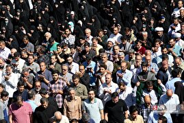 حضور مردم در نماز جمعه به اقامت رهبر انقلاب اسلامی (۲)