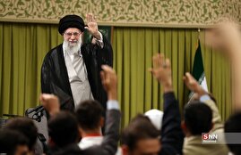 دیدار هزاران نفر از دانش آموزان و دانشجویان با رهبر انقلاب اسلامی
