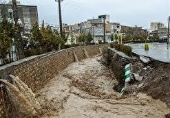 مردم و گردشگران از نزدیک شدن به بستر رودخانه‌های البرز خودداری کنند