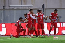 دیدار تیم‌های گل گهر سیرجان و پرسپولیس تهران
