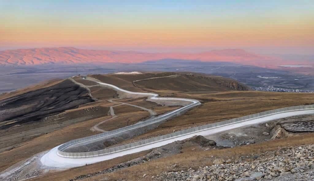 فرمانده مرزبانی فراجا: طرح انسداد مرزی کشور 3 میلیارد یورو هزینه خواهد داشت