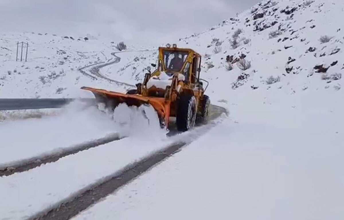 بازگشایی ۶۰ راه روستایی اصفهان