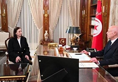 نخست وزیر تونس برکنار شد/ یک زن مامور تشکیل کابینه شد