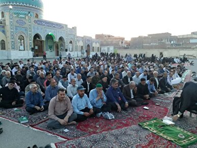اقامه نماز عید فطر در ۲۱ بقعه متبرکه قم