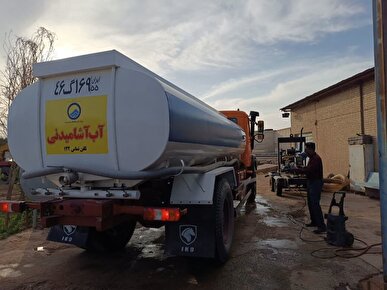 ارسال ۲ تانکر آب از قم به یزد