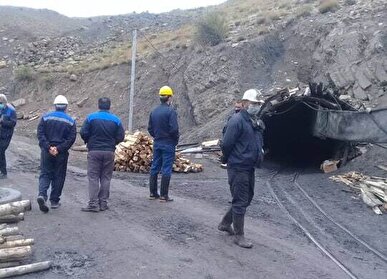 استقرار کادر درمان در محل حادثه معدن مهماندویه دامغان