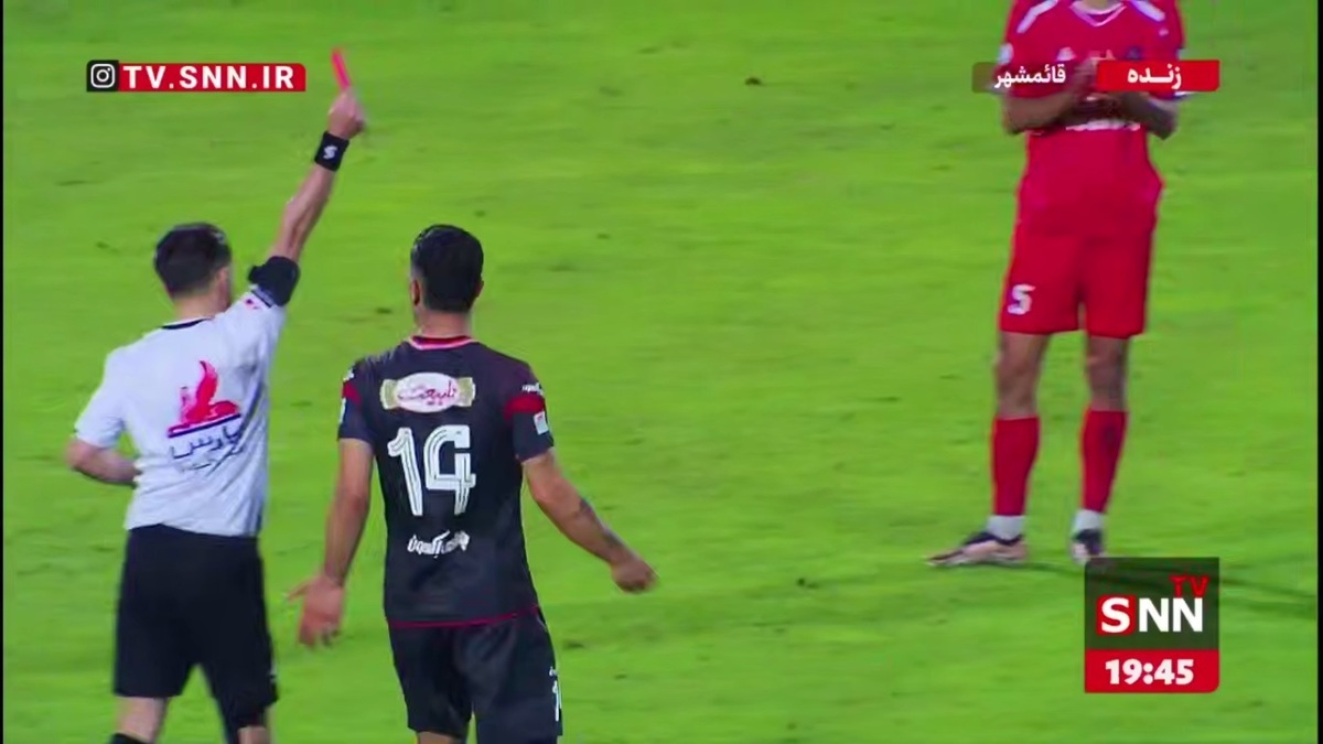 پرسپولیس هم ۱۰ نفره شد / اخراج خدابنده لو به دلیل خطای خشن