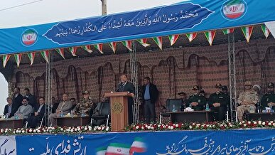 تهدیدات نظامی دشمن هیاهویی پوچ است