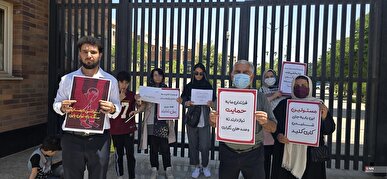 تجمع خانواده‌های اوتیسم درب استانداری؛ خواستار افزایش سقف پوشش بیمه و حمایت دولت هستیم