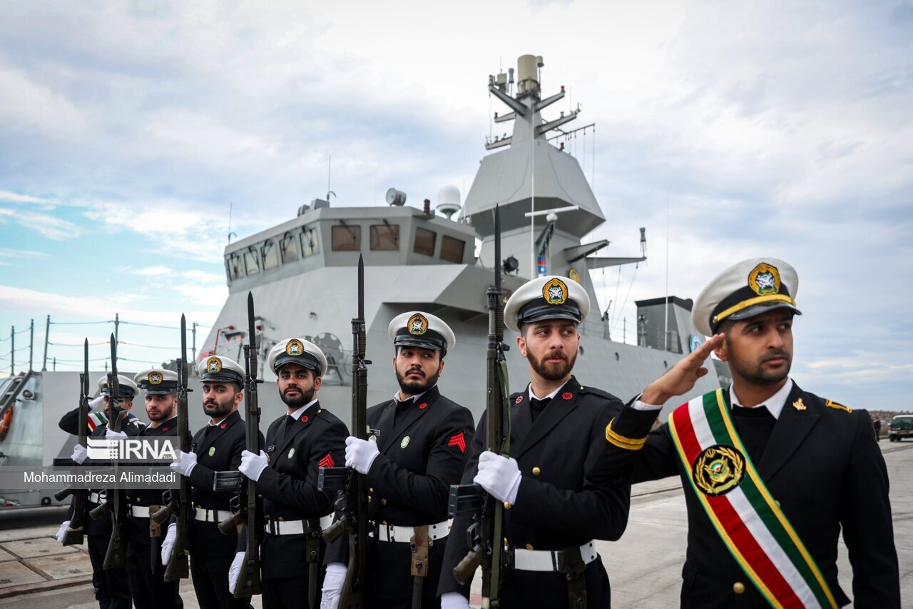 سرباز محافظ شمال/ ناو دیلمان، پرچمدار 100 میلیون دلاری ارتش در دریای خزر