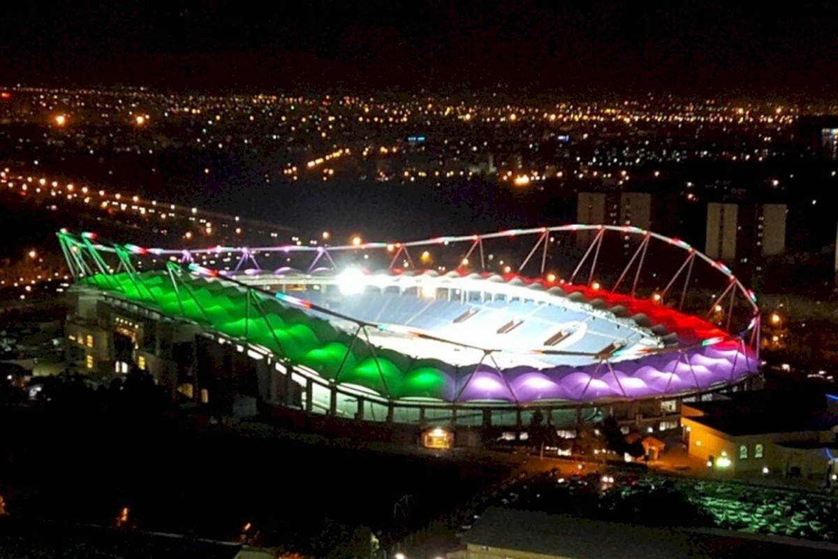 مشهد میزبان بازی استقلال و گل گهر شد