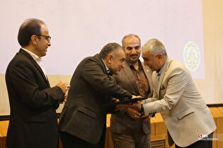 آیین تجلیل از برگزیدگان حوزه پژوهش