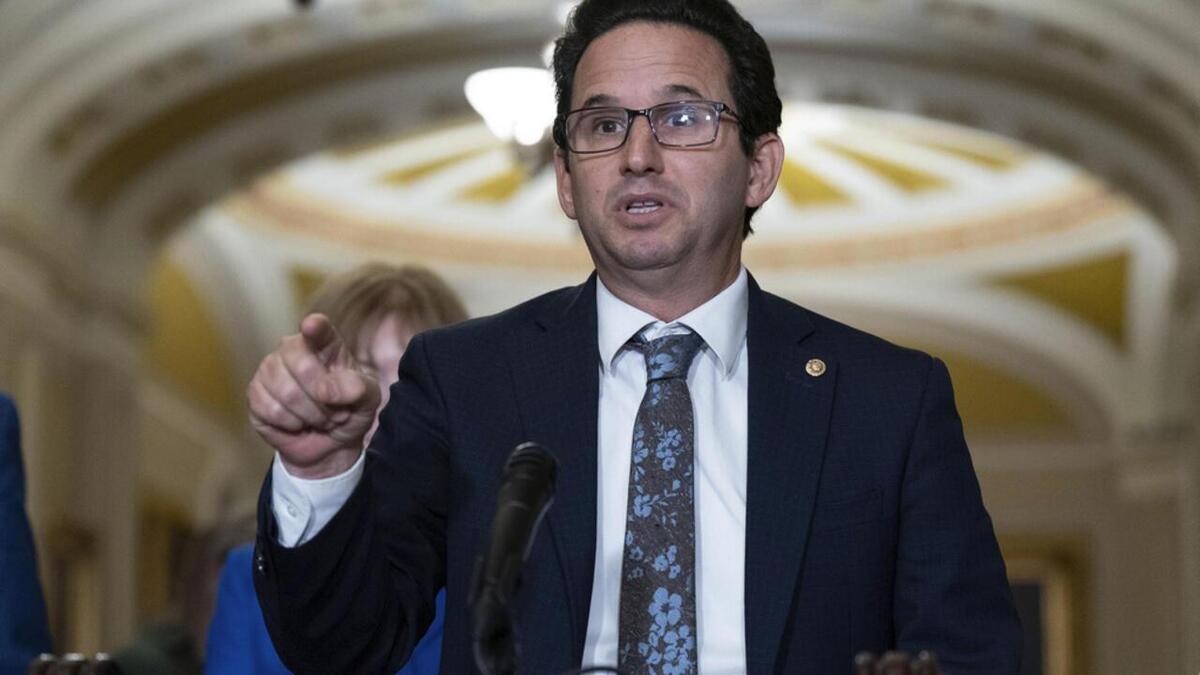 سناتور آمریکایی: نباید وارد یک ماجراجویی احمقانه که هیچ منفعتی ندارد بشویم