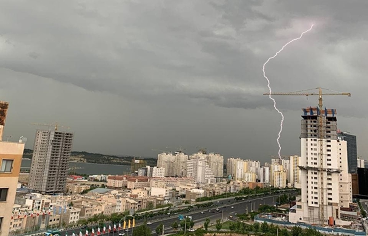 آسمان تهران تا فردا نیمه ابری خواهد بود