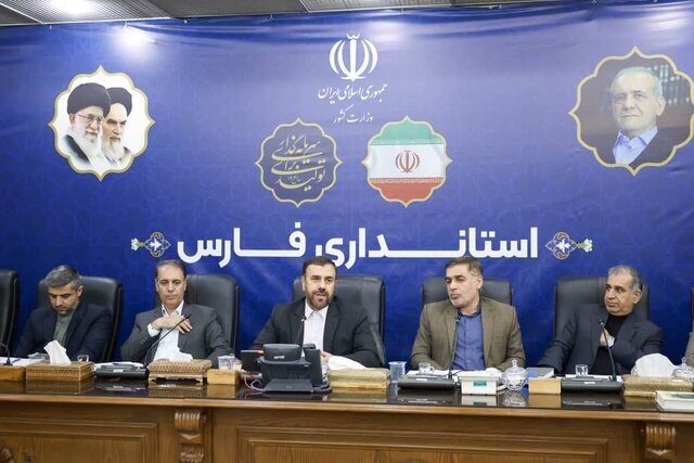 استاندار فارس: اجازه سوءاستفاده دشمن از مسائل اقتصادی را ندهیم