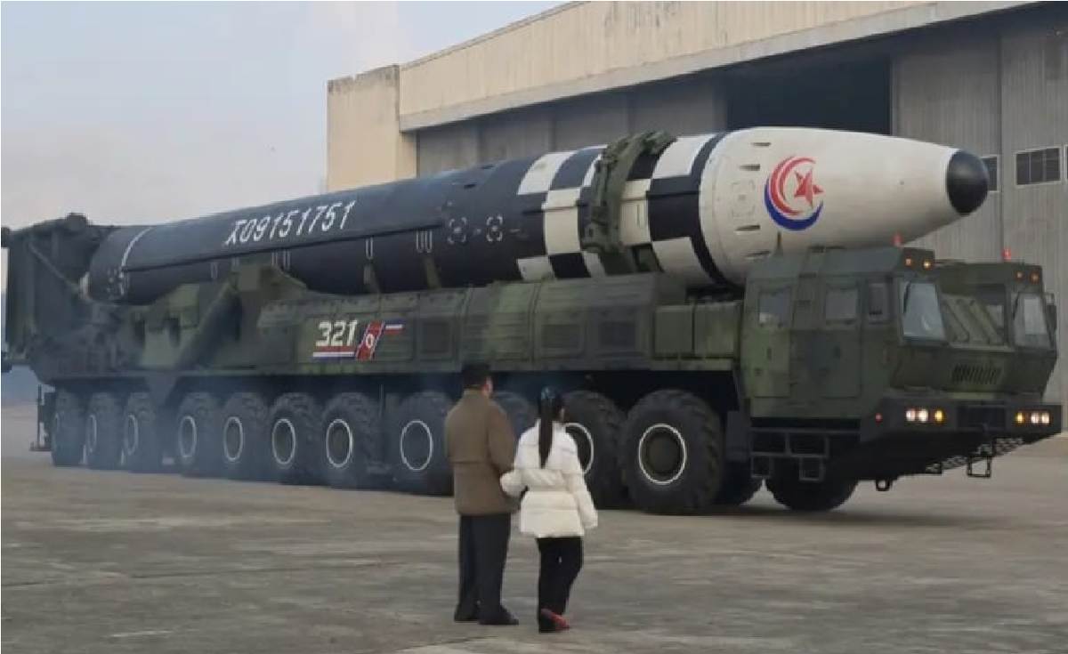 کره شمالی دو موشک بالستیک پرتاب کرد