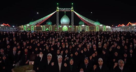 رجز ایمان و مقاومت؛ فریاد «حریفت منم» دانش‌آموزان معتکف علیه ترامپ در جمکران+فیلم