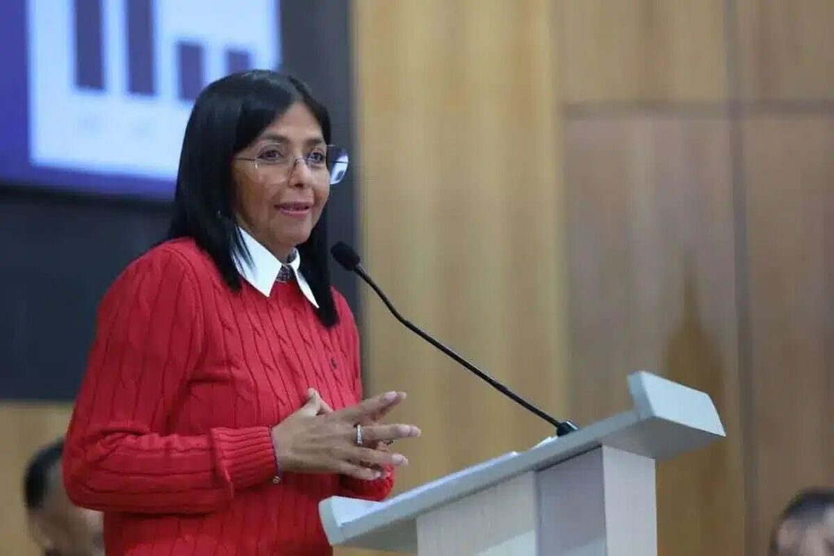 رئیس جمهور موقت ونزوئلا خواستار گفت وگو و همزیستی با آمریکا شد