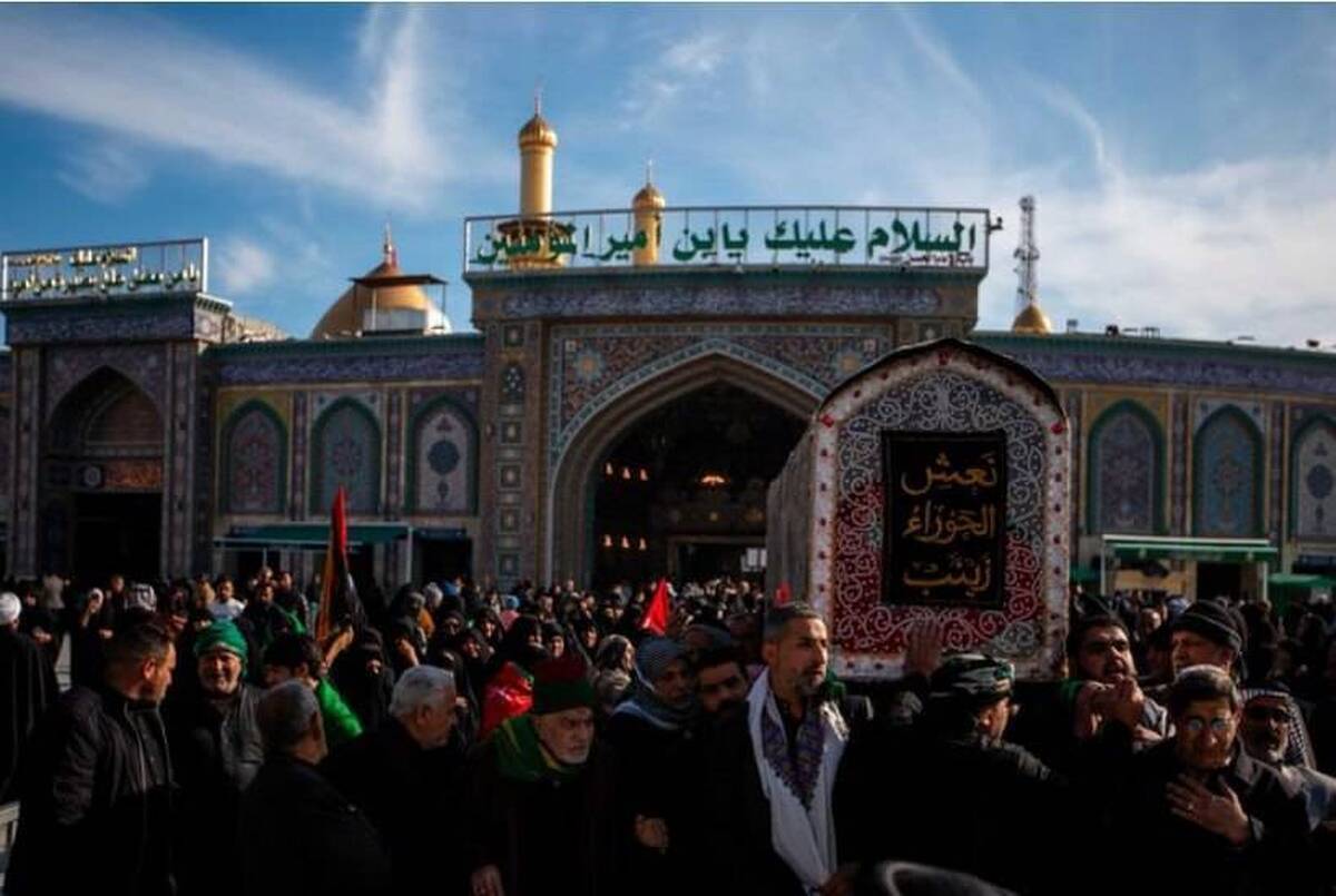 طنین «لَبیکِ یا زینب» در بین‌الحرمین؛ سوگواری باشکوه زائران برای حضرت زینب (س)