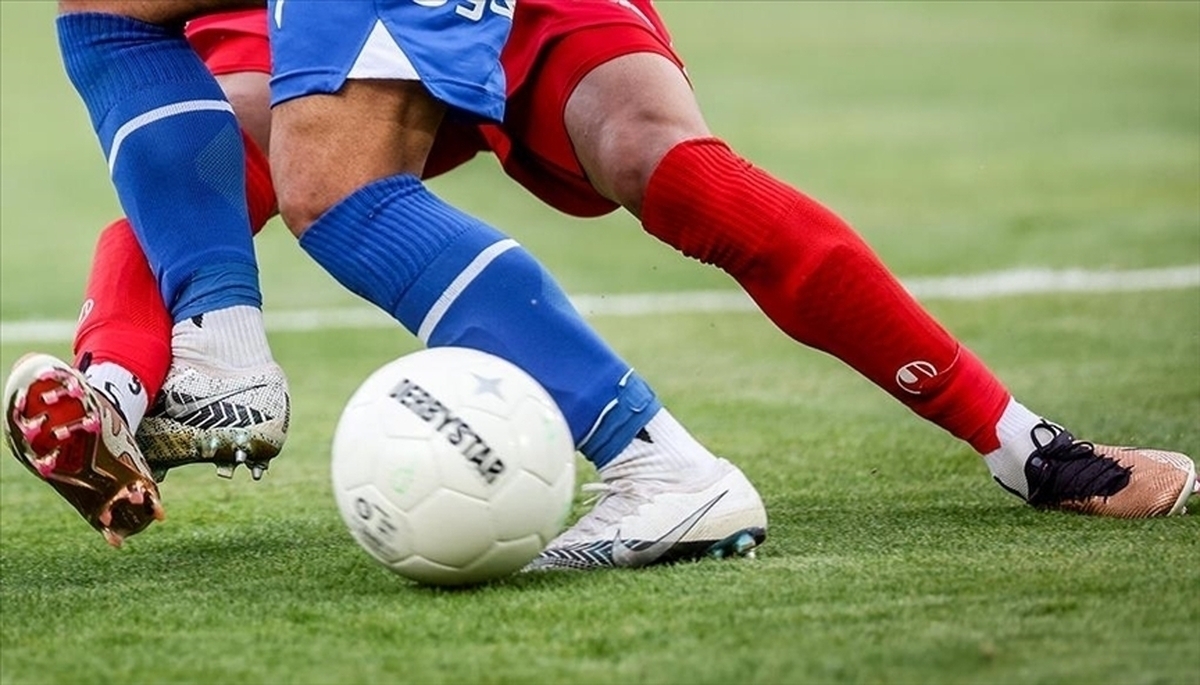 شکاف بزرگ میان خرج باشگاه‌های فوتبال و کیفیت برگزاری لیگ + فیلم