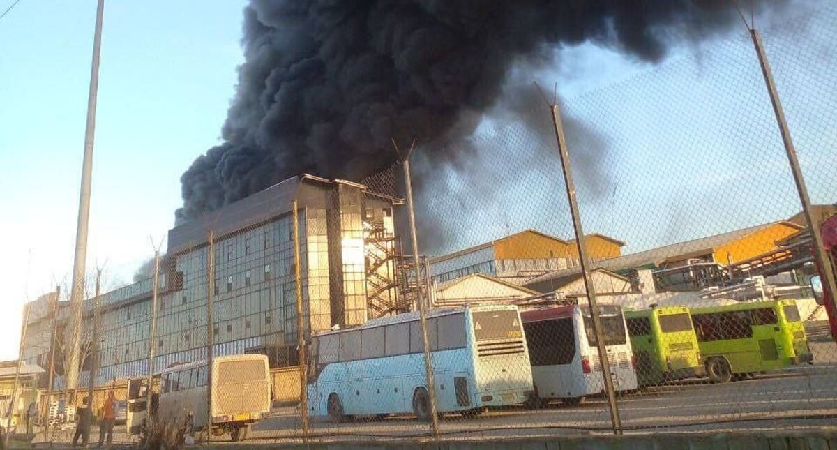 مهار آتش کاله زیر سایه غیرت آتش‌نشانان ادامه دارد