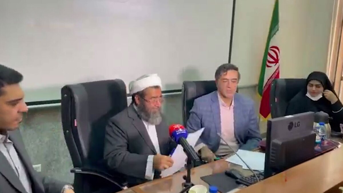 تصویری از لحظه بخشش قاتل امیرمحمد خالقی توسط پدرش