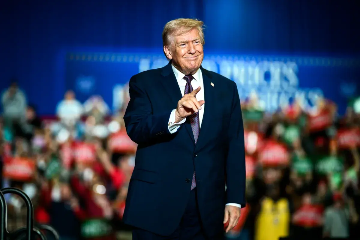 ترامپ: دموکرات‌ها فقط دنبال تقلب کردن در انتخابات هستند چون سیاست‌های غلط دارند و می‌خواهند مردان در ورزش زنان شرکت کنند! + فیلم