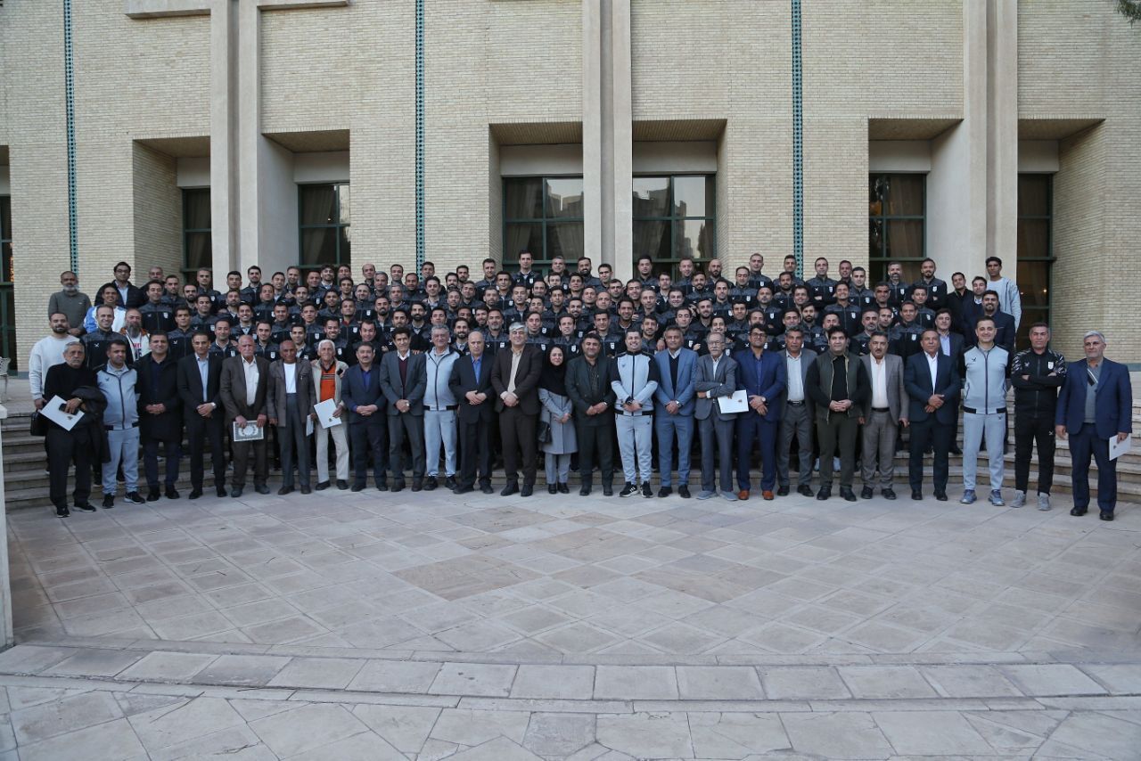 آغاز رسمی سمینار دانش افزایی داوران و کمک داوران لیگ برتر فوتبال در كرمان